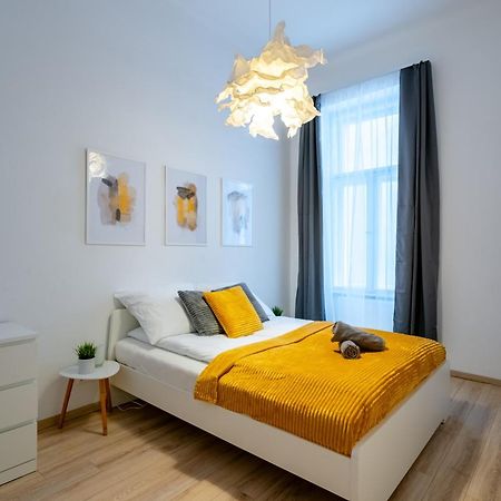 Wave - 3 Bedroom Apt In Center Будапеща Екстериор снимка